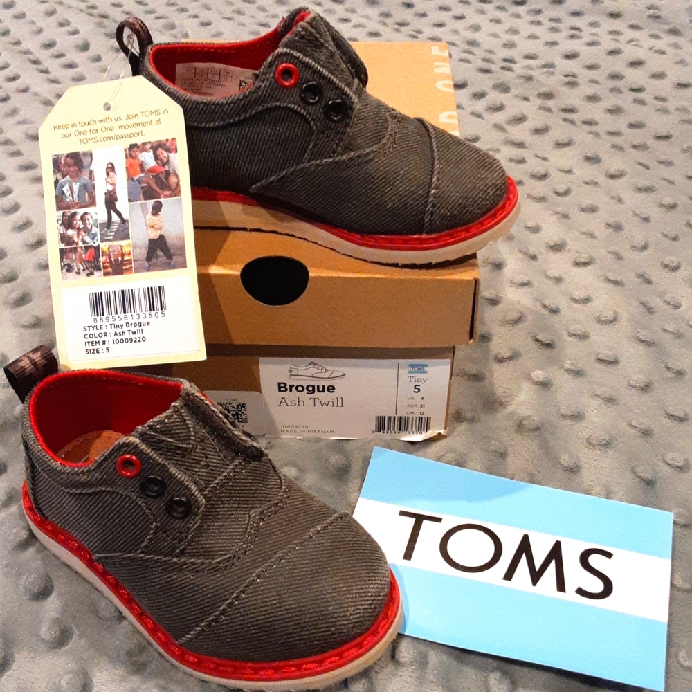 NWT Size 5 Toms Tiny Brogue Ash Twill Shoes